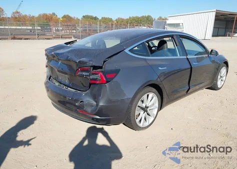 2018 Tesla Model 3 Long Range/Mid Range z USA, uszkodzony, nr VIN 5YJ3E1EA1JF019973